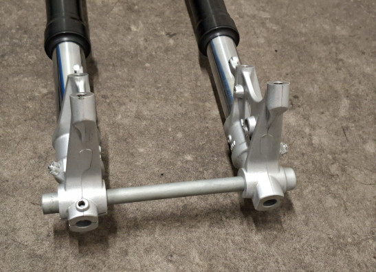 Voorpoten compleet Aprilia Tuono 660