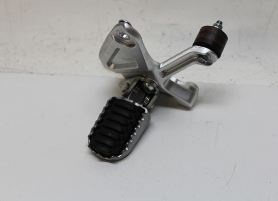 Fussrastetrager vorne links Yamaha Tenere 700