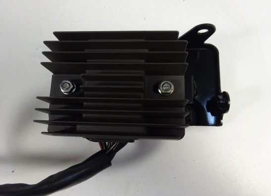 Regulator rectifier  Suzuki GSR 750