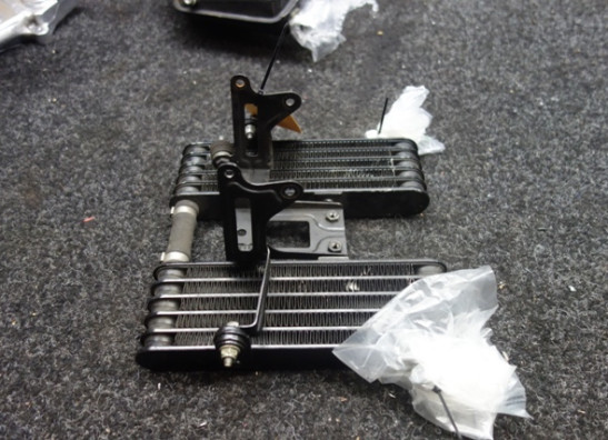 Oliekoeler Aprilia RSV 1000