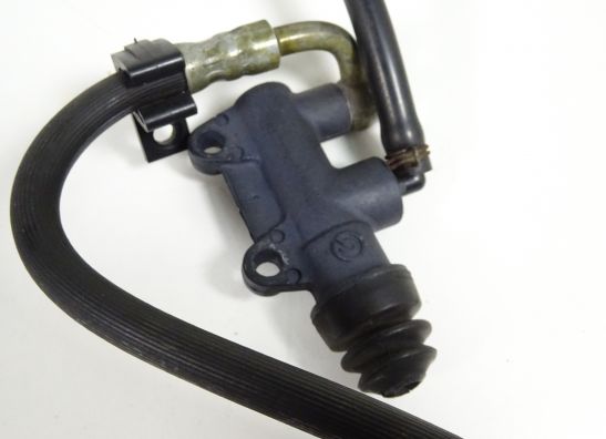 Rempomp achter Ducati 750 SS Supersport