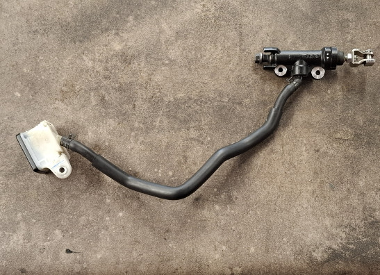 Rempomp achter Honda CMX 500 Rebel