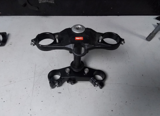 T stuk + kroonplaat Aprilia RST 1000 Futura