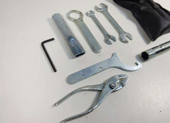 Tool set Suzuki SFV 650 Gladius