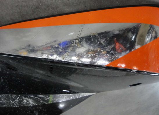 Rechter zijkuip KTM 690 Duke 4