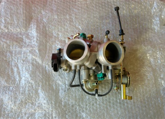 Gasklephuis Aprilia RSV 1000