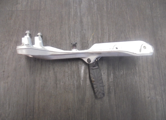 Main step holder left Husqvarna Svartpilen 125