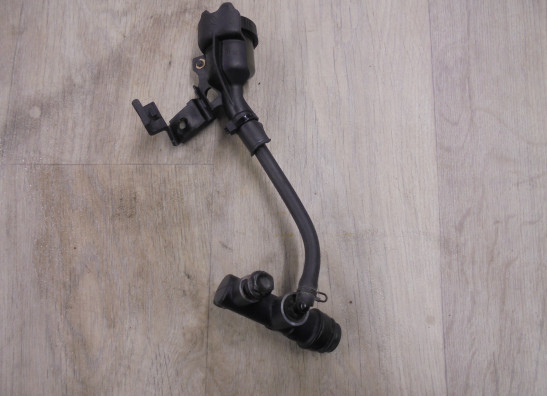 Rempomp achter Ducati Hypermotard 950