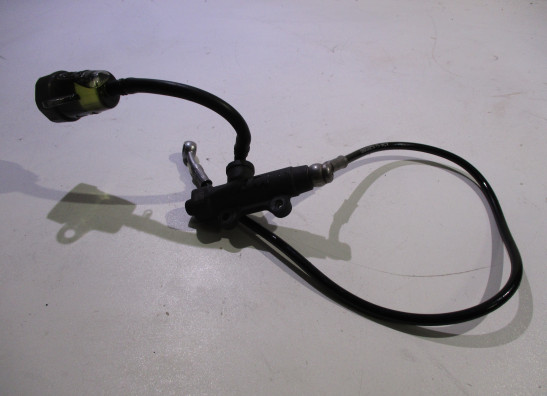 Rempomp achter KTM 790 Duke