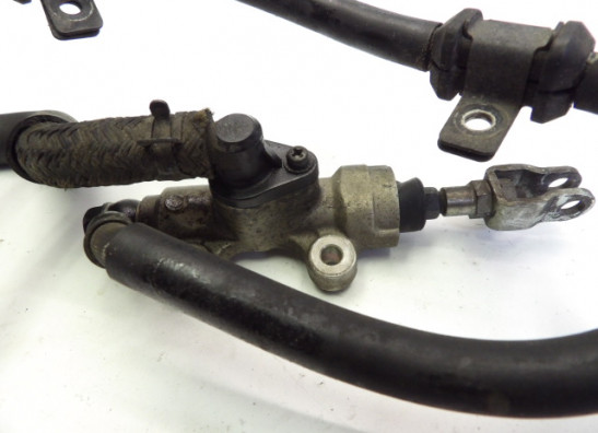 Rempomp achter Honda NTV 650