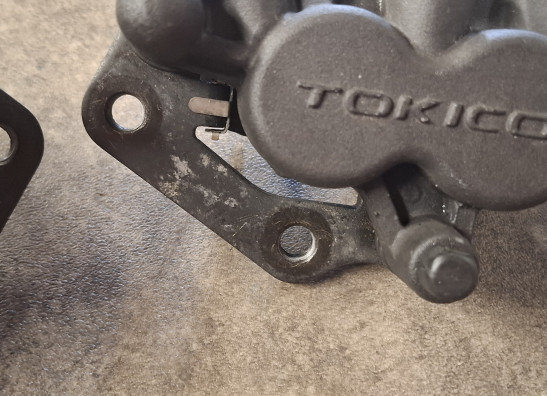 Bremssattel Bremszangen vorne Suzuki GSF 650 Bandit