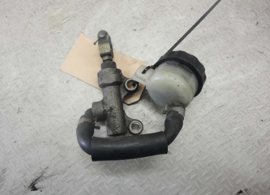 Rempomp achter Kawasaki ZX 9 R