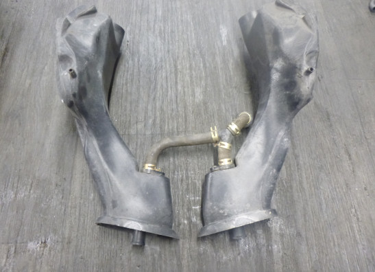 Luchtbuis midden Kawasaki ZZR 1100 1993-2001