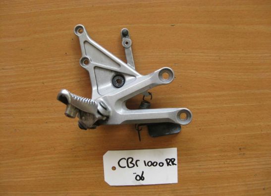 Fussrastetrager vorne rechts Honda CBR Fireblade