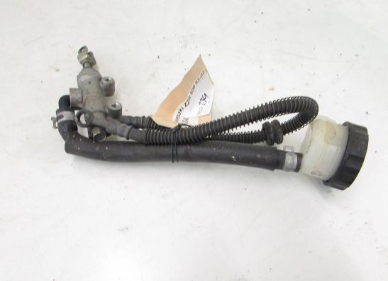 Rempomp achter Kawasaki ZZR 600
