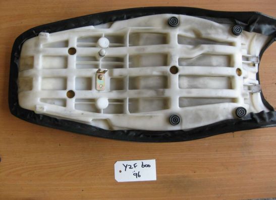 Zadel Yamaha YZF 600 Thundercat