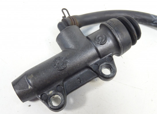 Rempomp achter Ducati Monster 750