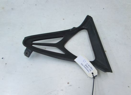 Cowl V shape under Yamaha YZF R6