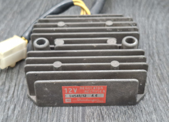 Spanningsregelaar Honda VF 700  750 C Magna