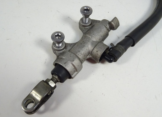 Rempomp achter Kawasaki ER 6