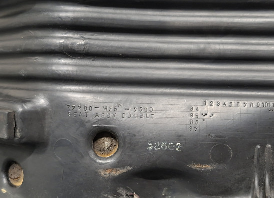 Zadel Honda VT 500