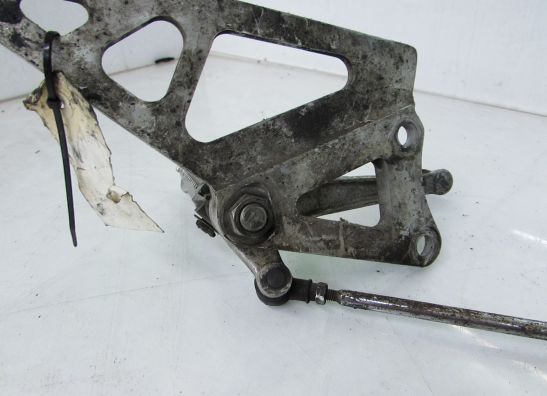 Fussrastetrager vorne links Suzuki GSX R 750