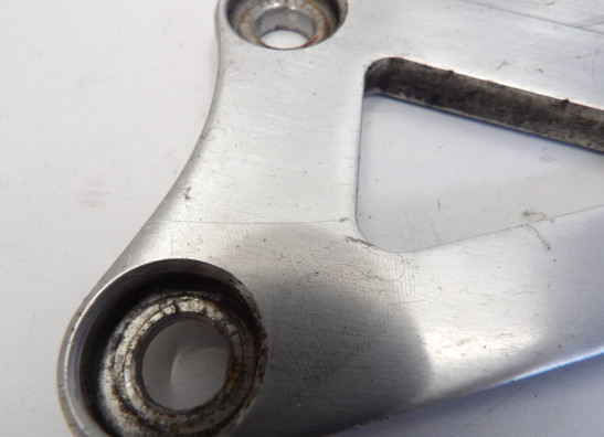 Fussrastetrager vorne links Suzuki GSX R 750