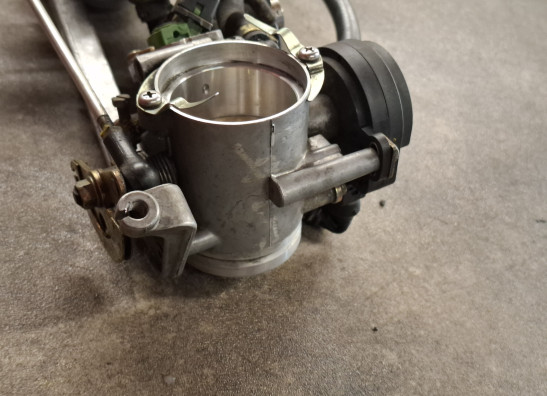 Gasklephuis Ducati 748