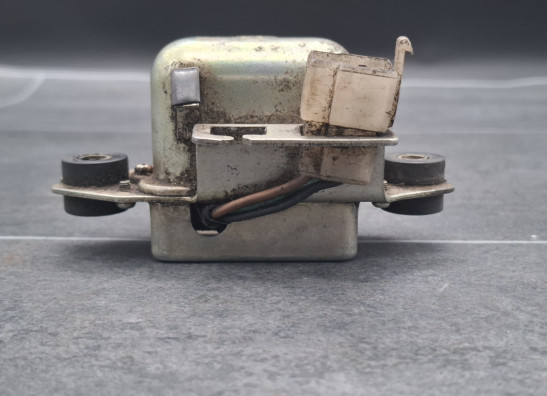 Spanningsregelaar Yamaha TX 750