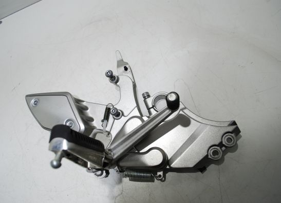 Fussrastetrager vorne rechts Yamaha MT 01