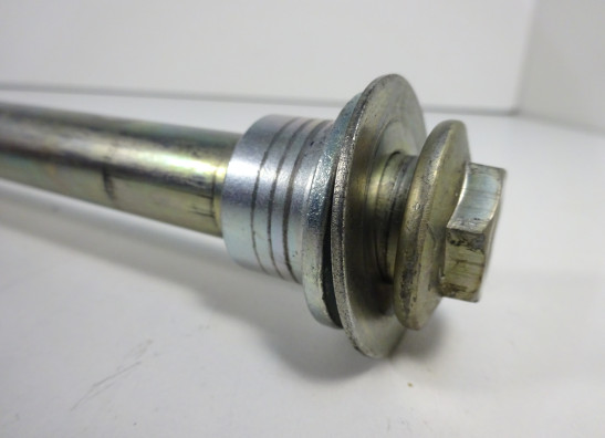 Rear axle Suzuki SFV 650 Gladius