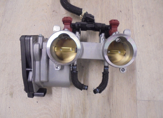 Gasklephuis Suzuki GSX 8R