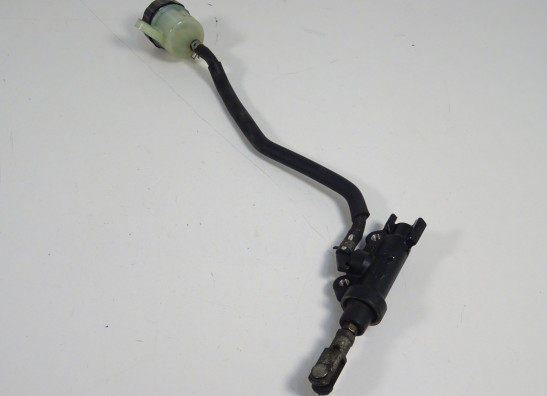Rempomp achter Yamaha TDM