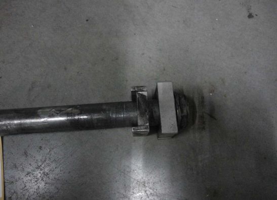 Hinterradachse Aprilia Tuono 1000