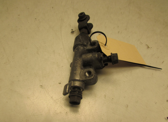 Rempomp achter Honda CBR 1100 XX