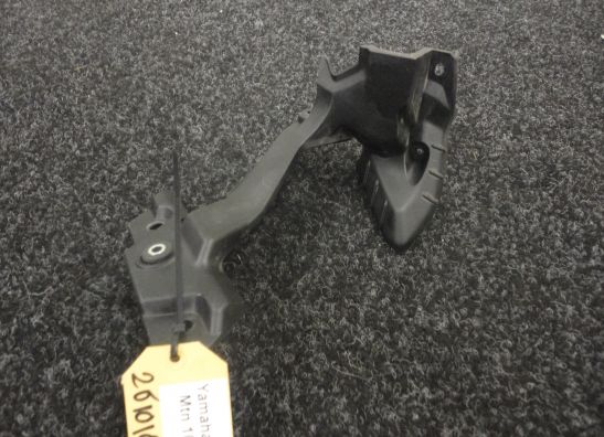 Rechter binnenkuip Yamaha MT 10