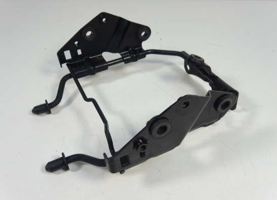 Stay upper cowl Suzuki GSR 600