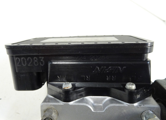 ABS pomp Triumph Sprint ST 1050