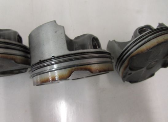 Kolben Suzuki GSR 600