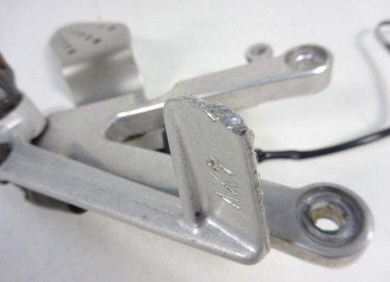 Fussrastetrager vorne rechts Yamaha YZF R1