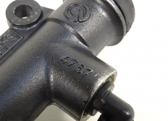 Rempomp achter Ducati 600 SS Supersport