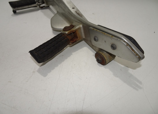 Fussrastetrager vorne links Honda CBF 500