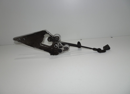 Main step holder left Yamaha FZ6