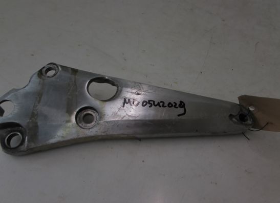 Fussrastetrager vorne rechts Suzuki GSX 400 E