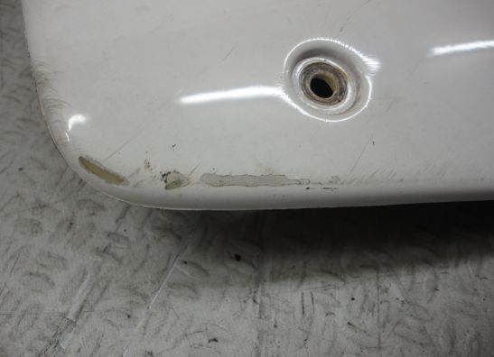 Rechter achterkant Cagiva W16 600