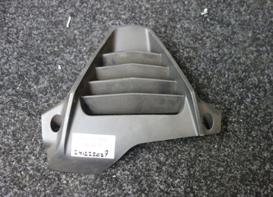 Cowl V shape under KTM RC 390