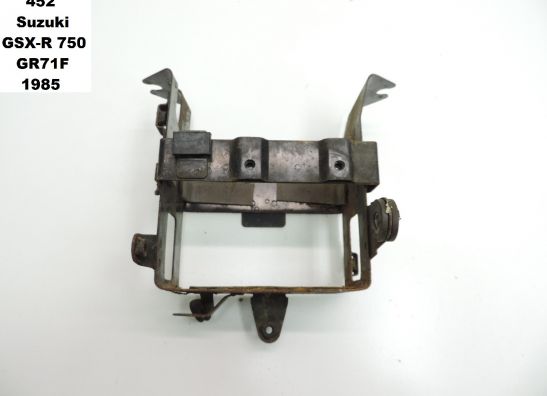 Batterie befestigung Suzuki GSX R 750