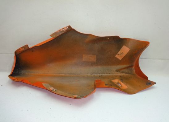 Cowl under Suzuki GSX R 1000