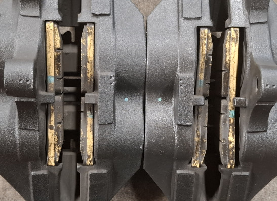 Bremssattel Bremszangen vorne BMW R 1200 R