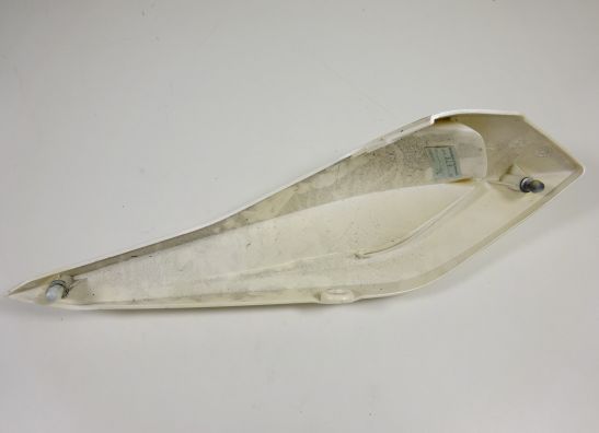 Rechter achterkant MV Agusta 800 Brutale